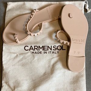 Carmen Sol flip flops